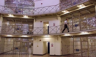 Inside-a-prison-007